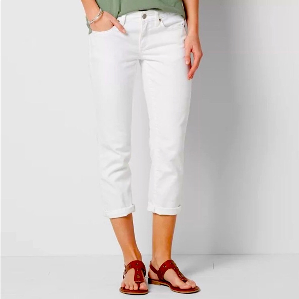 Simply Vera Wang White Straight Leg Capri/Cropped/Rolled Cuff Jeans - Size 8